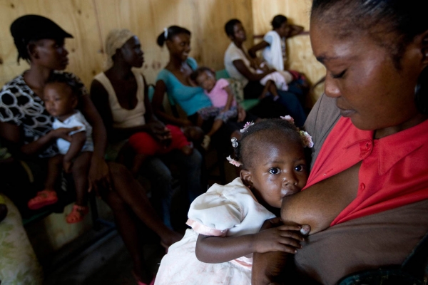 Dans une "baby tent", Haïti, 2010